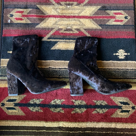 H&M Divided Velvet Block Heeled Pull On Boots - Picture 6 of 8